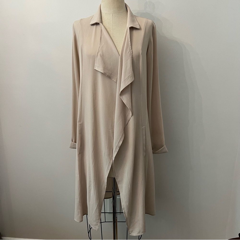 Forever 21 Beige Light Flowy Trench Coat Small